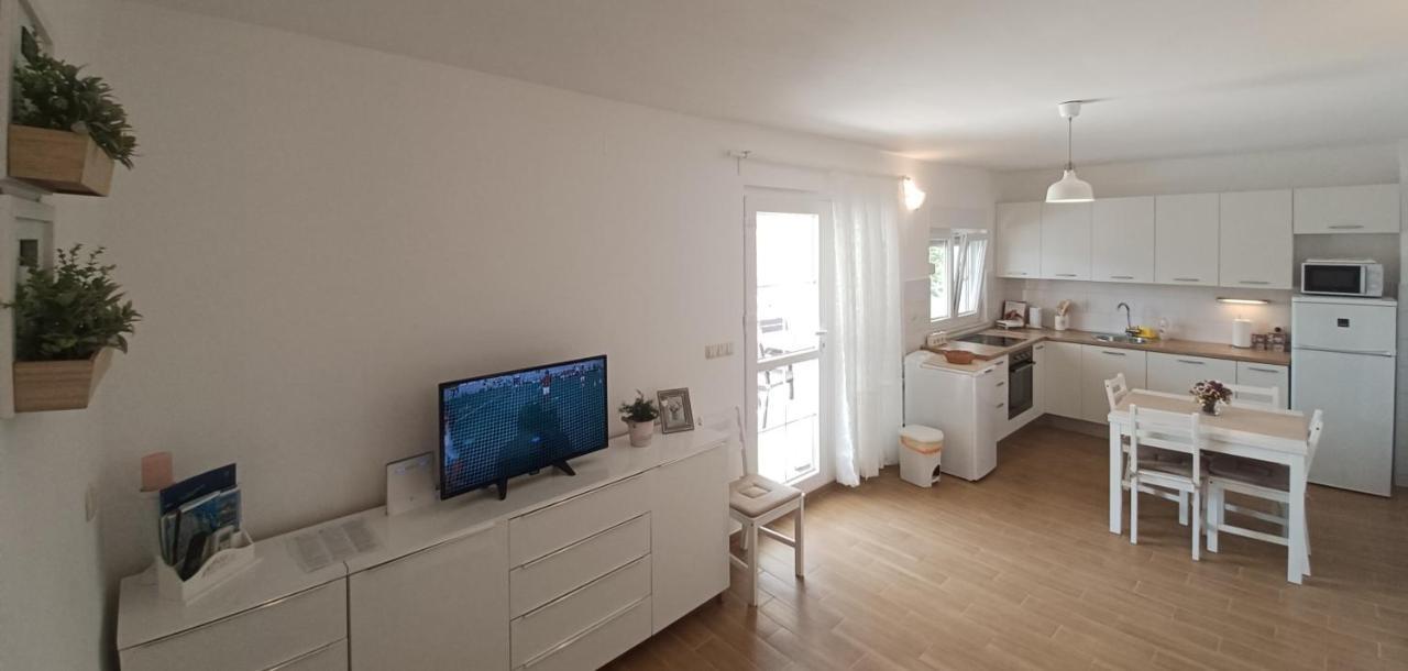 Apartman S Pogledom Zdrelac Ngoại thất bức ảnh