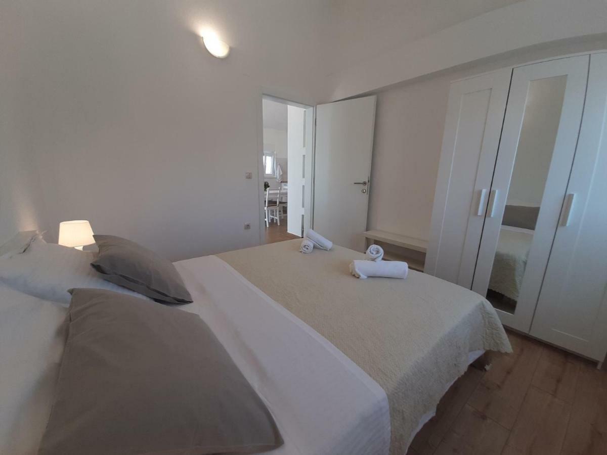 Apartman S Pogledom Zdrelac Ngoại thất bức ảnh
