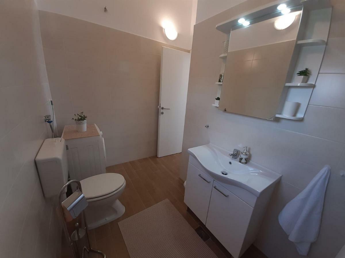 Apartman S Pogledom Zdrelac Ngoại thất bức ảnh