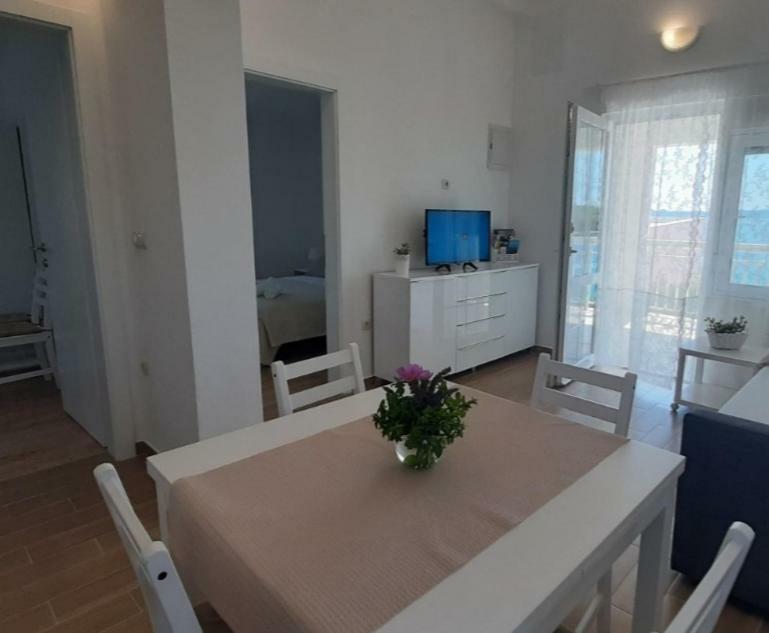 Apartman S Pogledom Zdrelac Ngoại thất bức ảnh